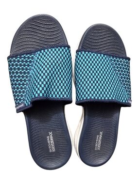 NWOT Skechers Goga Mat Slides Size 8